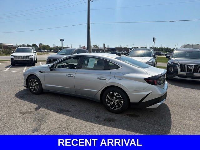 Used 2026 Silver Hyundai Blue image 13