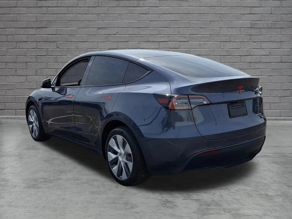 Used 2023  Tesla Long Range image 36