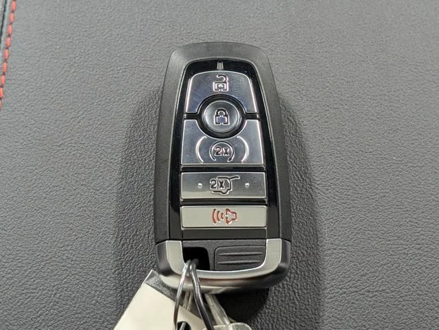 New 2026 Star White Metallic Tri-Coat Ford ST-Line image 54