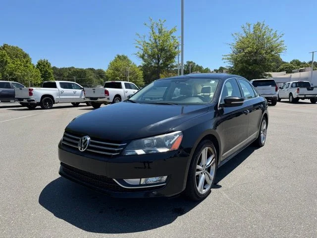 2015 Volkswagen Passat 1.8T SE w/Sunroof & Nav Auto's photo