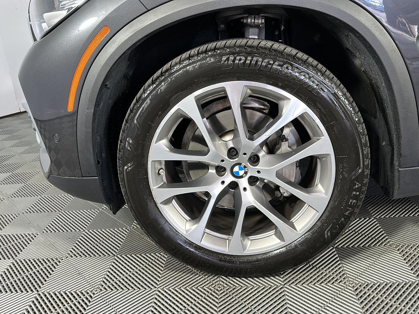 Used 2023 Dark Graphite Metallic BMW xDrive40i image 7