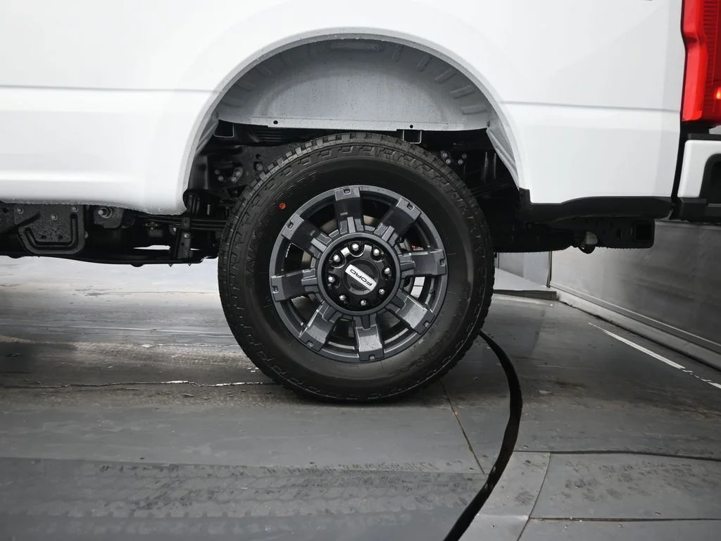 New 2026 Oxford White Ford XL image 17