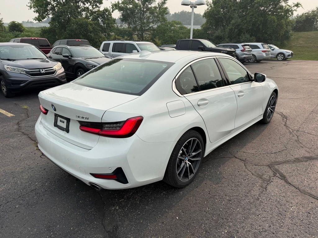 Used 2020 White BMW 330i xDrive image 3
