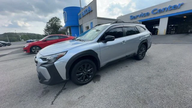Used 2023 Silver Subaru Onyx Edition image 4