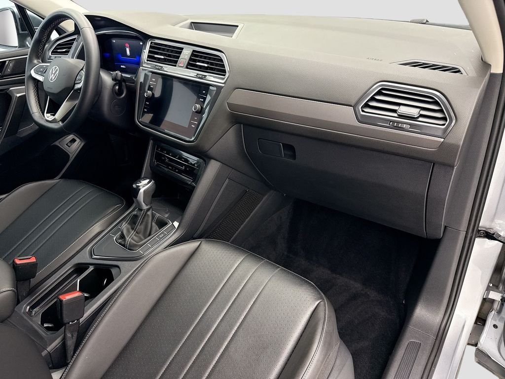 Used 2022 Pyrite Silver Metallic Volkswagen 2.0T SE image 15
