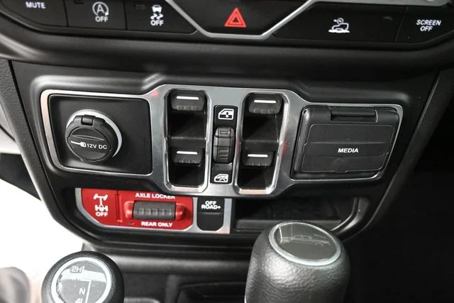 Used 2022 Gray Jeep Mojave image 35