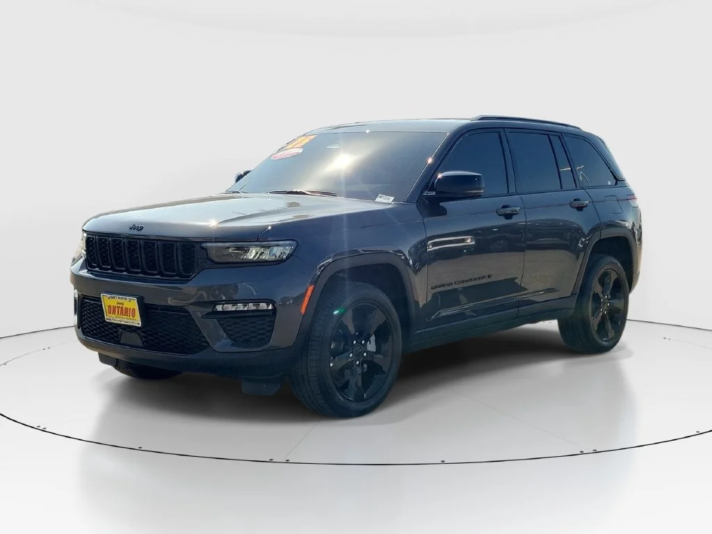 Certified Used 2025 Gray Jeep Limited image 8