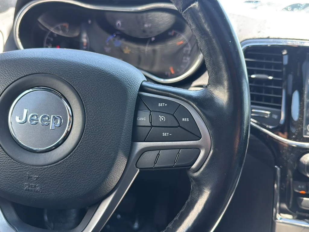 Used 2021 Gray Jeep Laredo X image 17