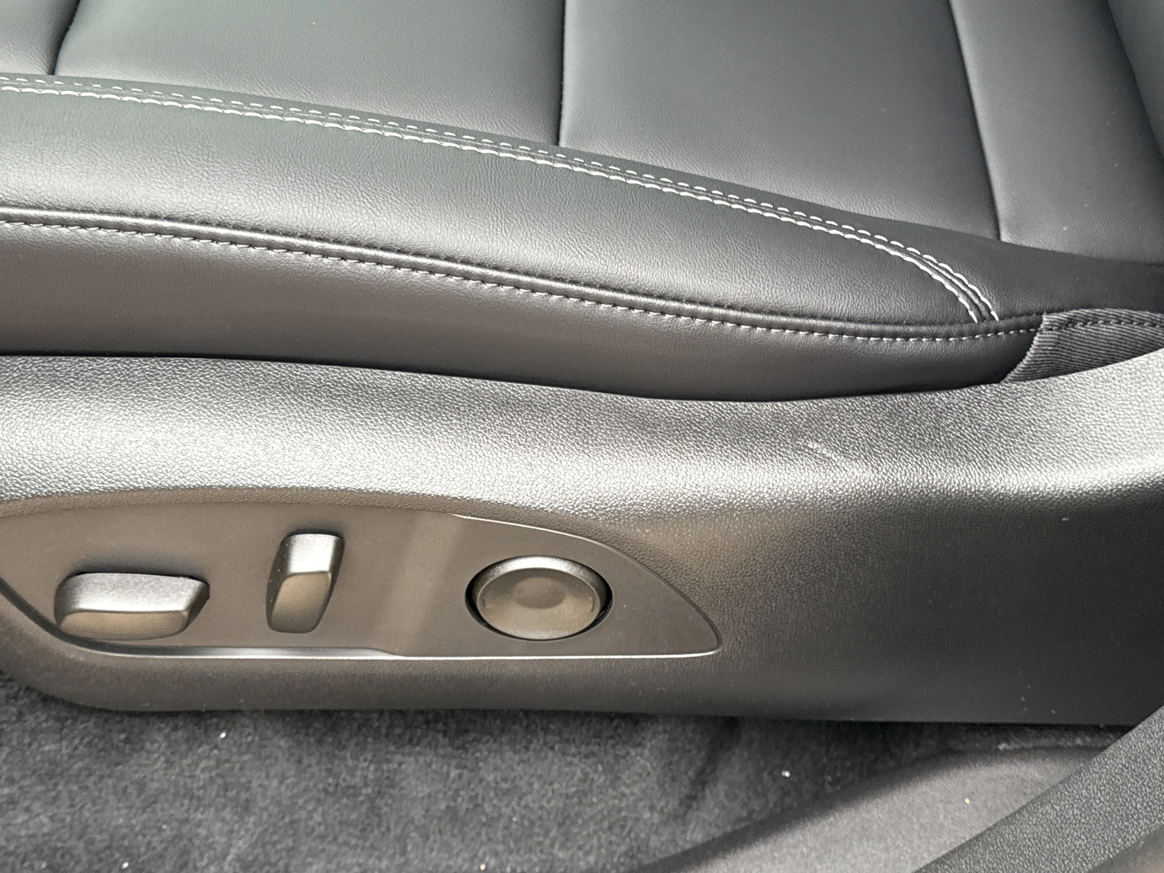 2026 GMC Acadia Elevation - Photo 16