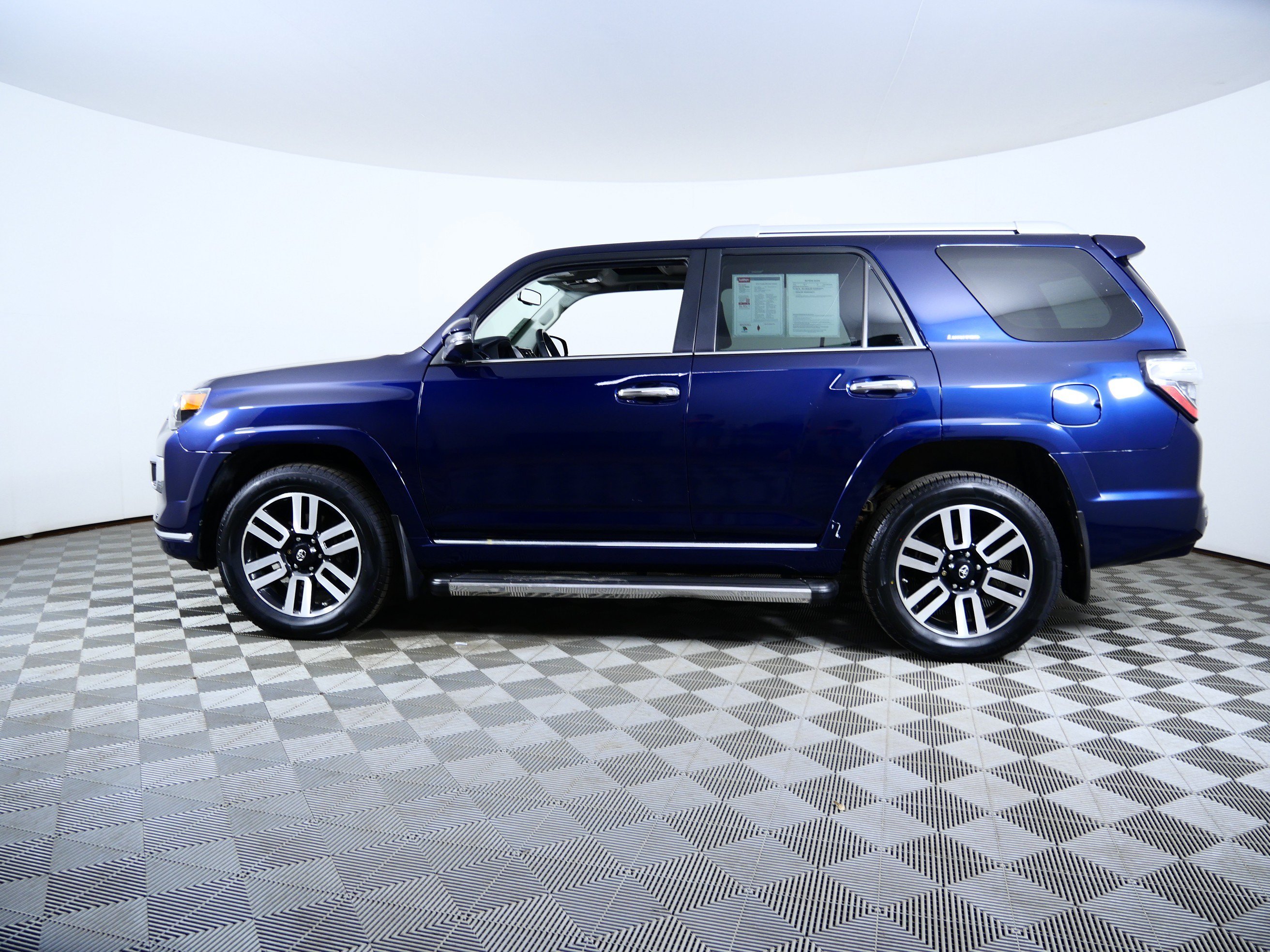 Used 2015 Nautical Blue Pearl Toyota Limited image 4
