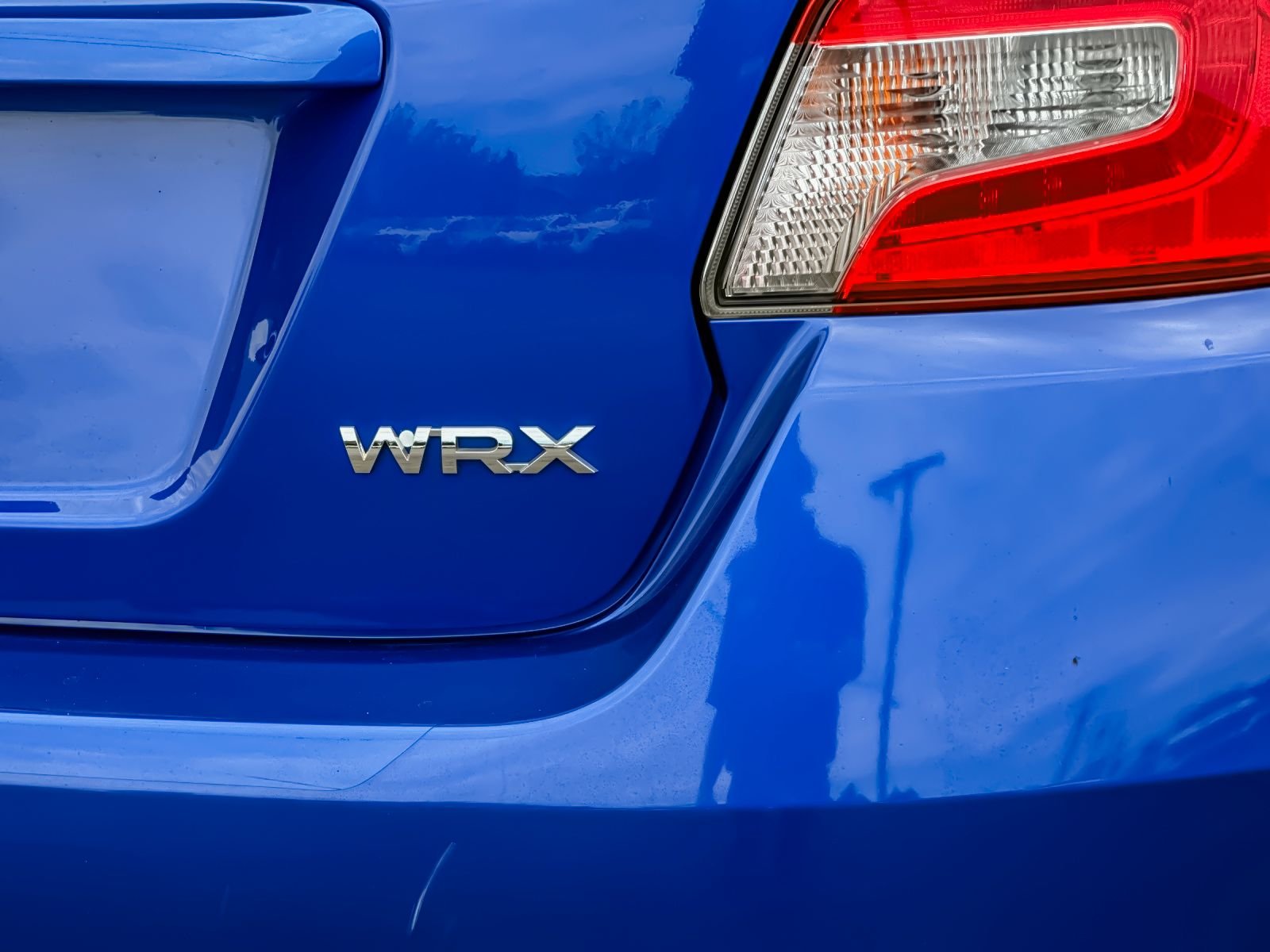 Used 2019 Blue Subaru Premium image 25