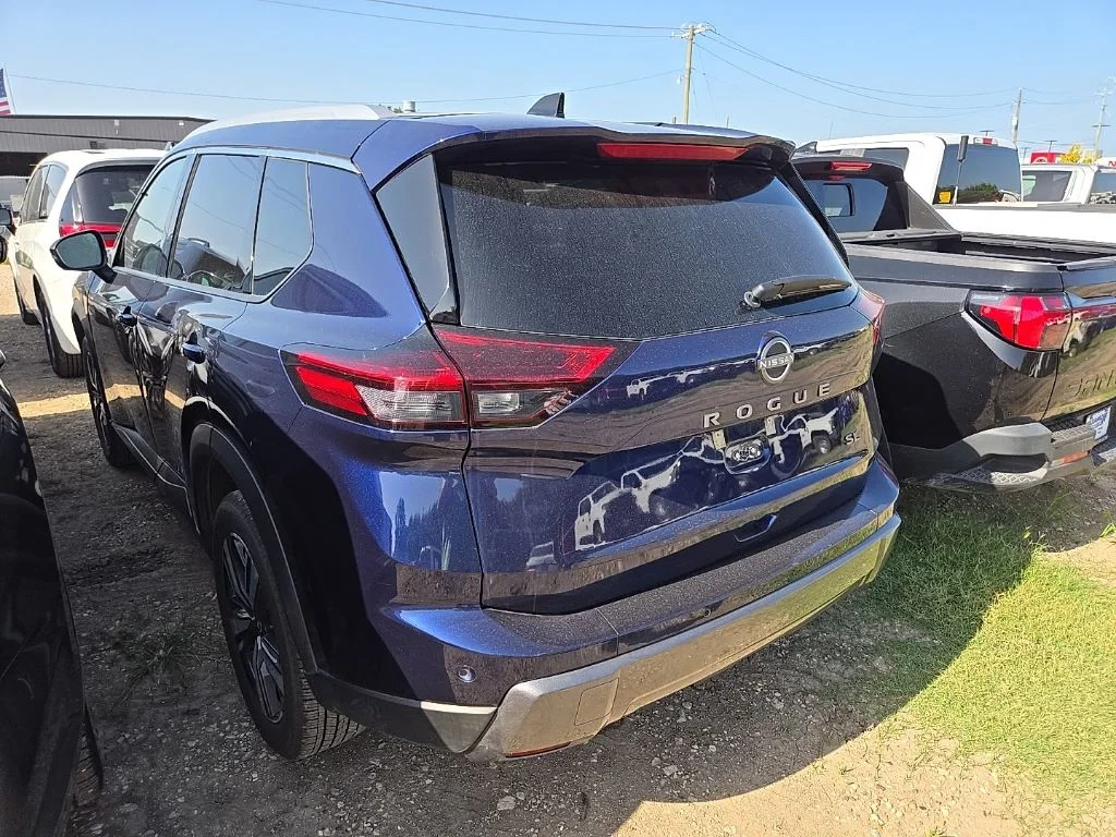 Used 2026 Blue Nissan SL image 2