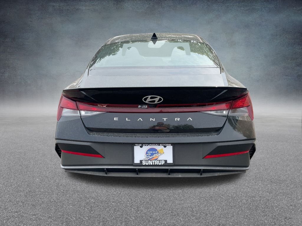 Certified Used 2025 Abyss Black Hyundai SEL Sport image 31