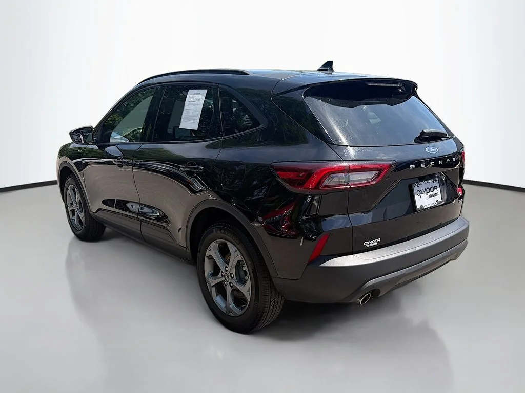 Used 2025 Agate Black Metallic Ford ST-Line image 4