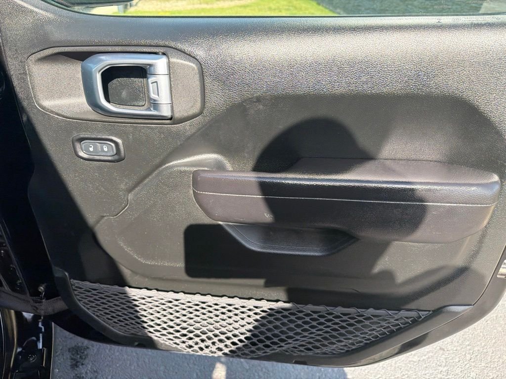 Used 2020 Black Jeep Unlimited Sport S image 15