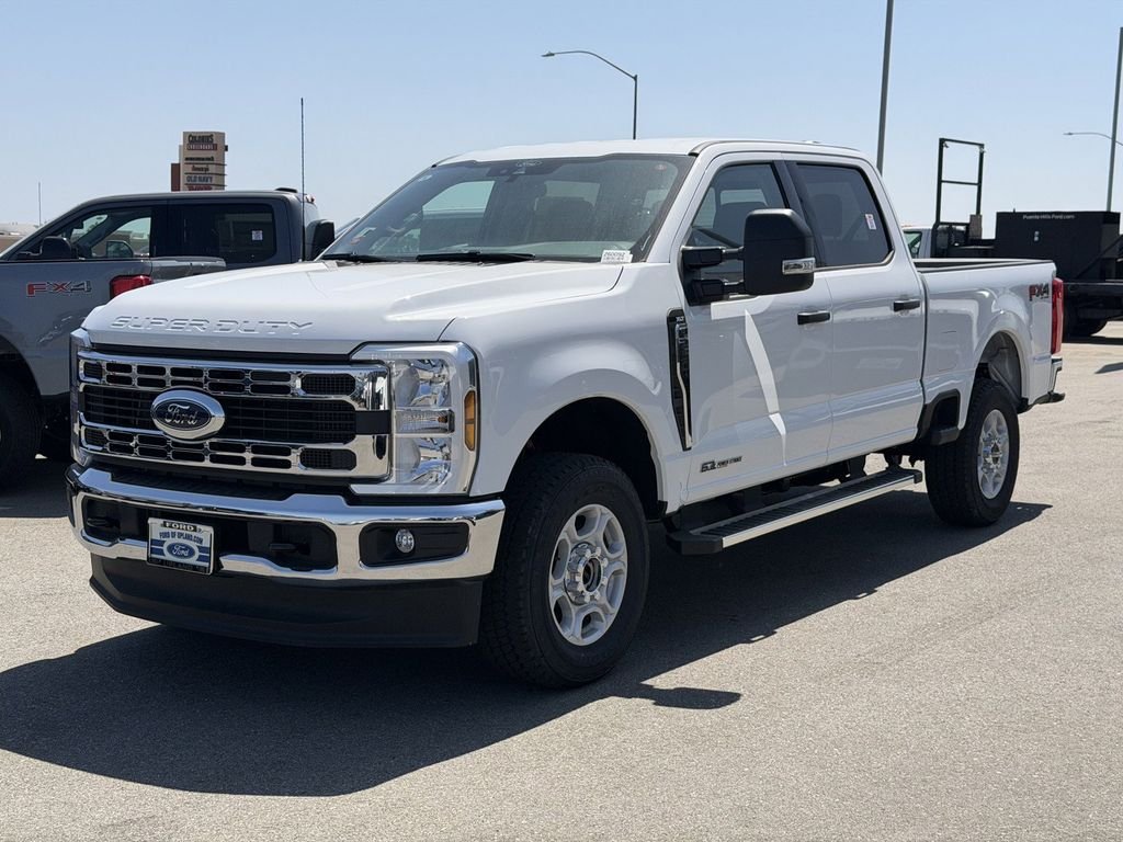 New 2026 Oxford White Ford F-250® XLT image 4