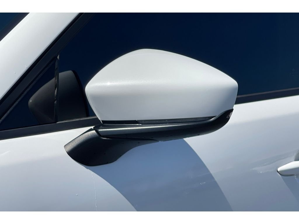 Used 2024 Rhodium White Premium Mazda Preferred image 13
