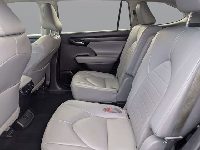 Used 2020 Black Toyota XLE image 14