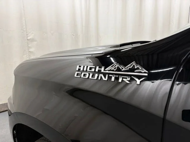 Used 2022 Black Chevrolet High Country image 9