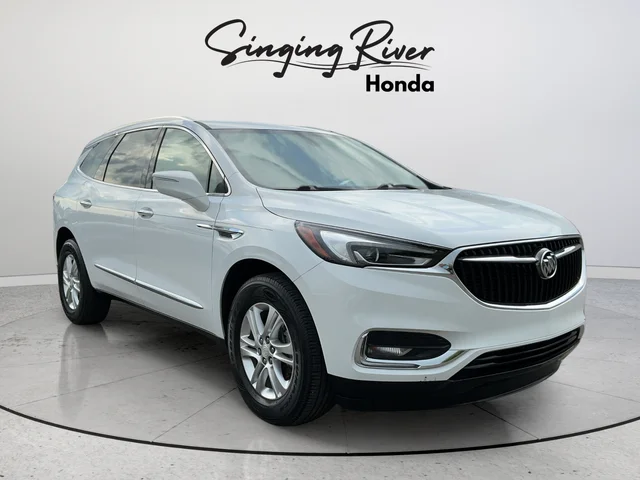 Used 2018 White Buick Essence image 1