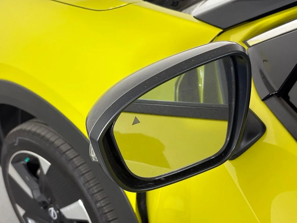 New 2026 Yuzu Yellow Metallic / Super Black Two-tone Nissan SR image 11