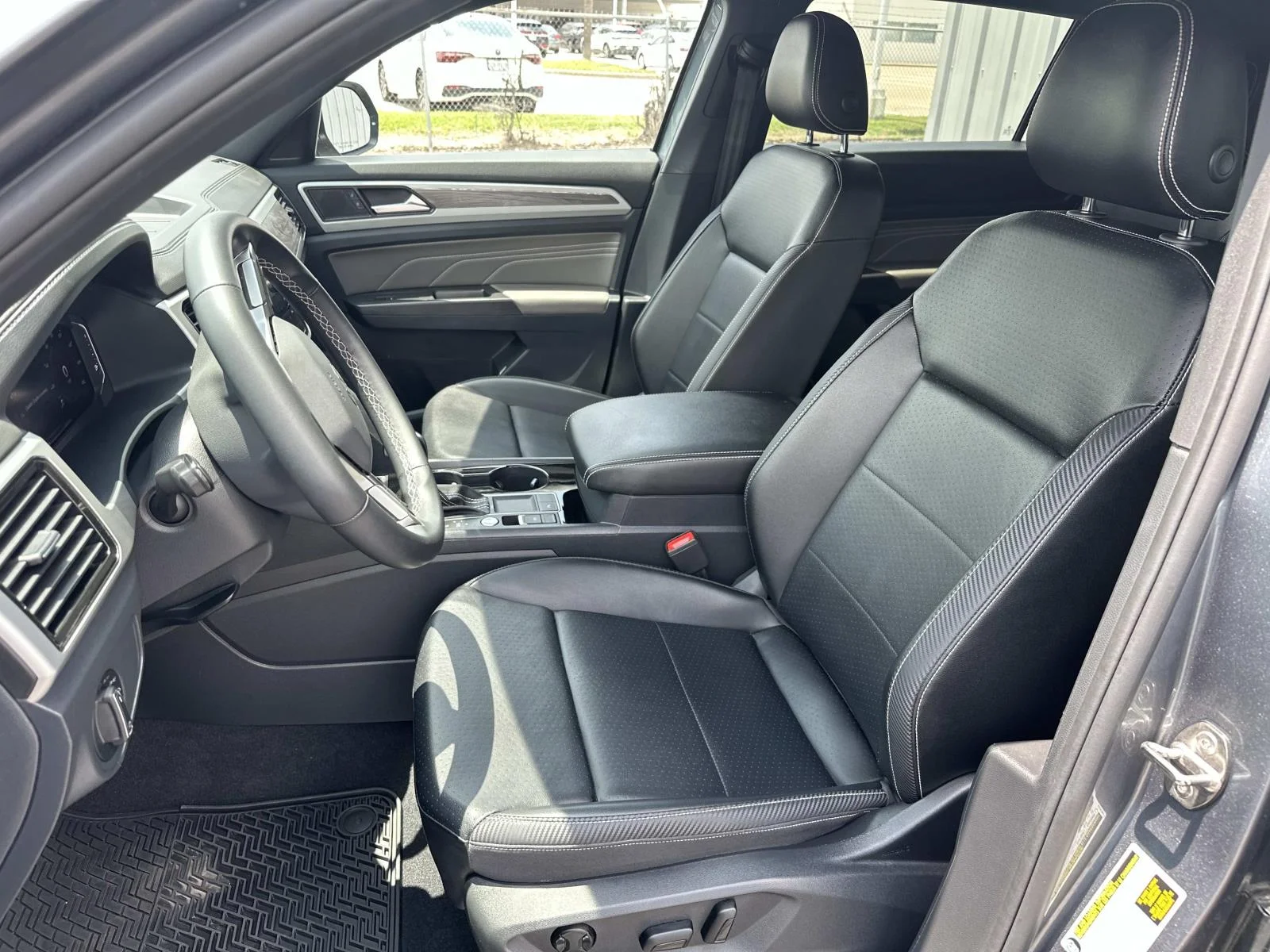 Used 2022 Gray Volkswagen 3.6L V6 SE w/Technology image 11