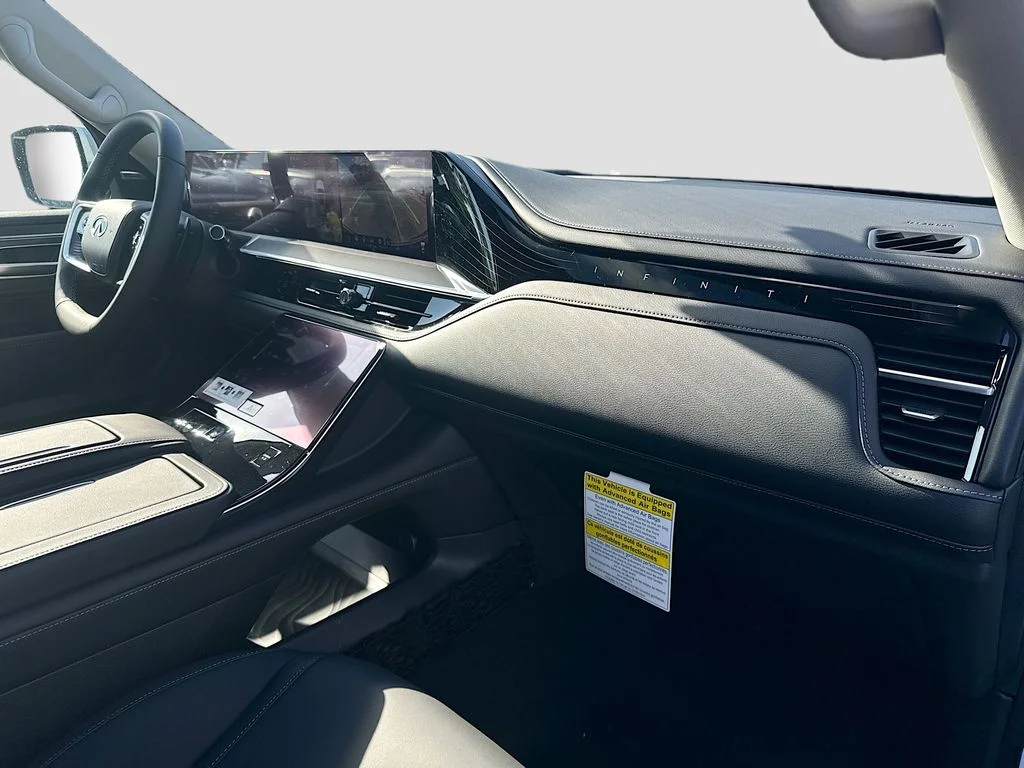 New 2026 RADIANT WHITE INFINITI Pure 2WD image 32