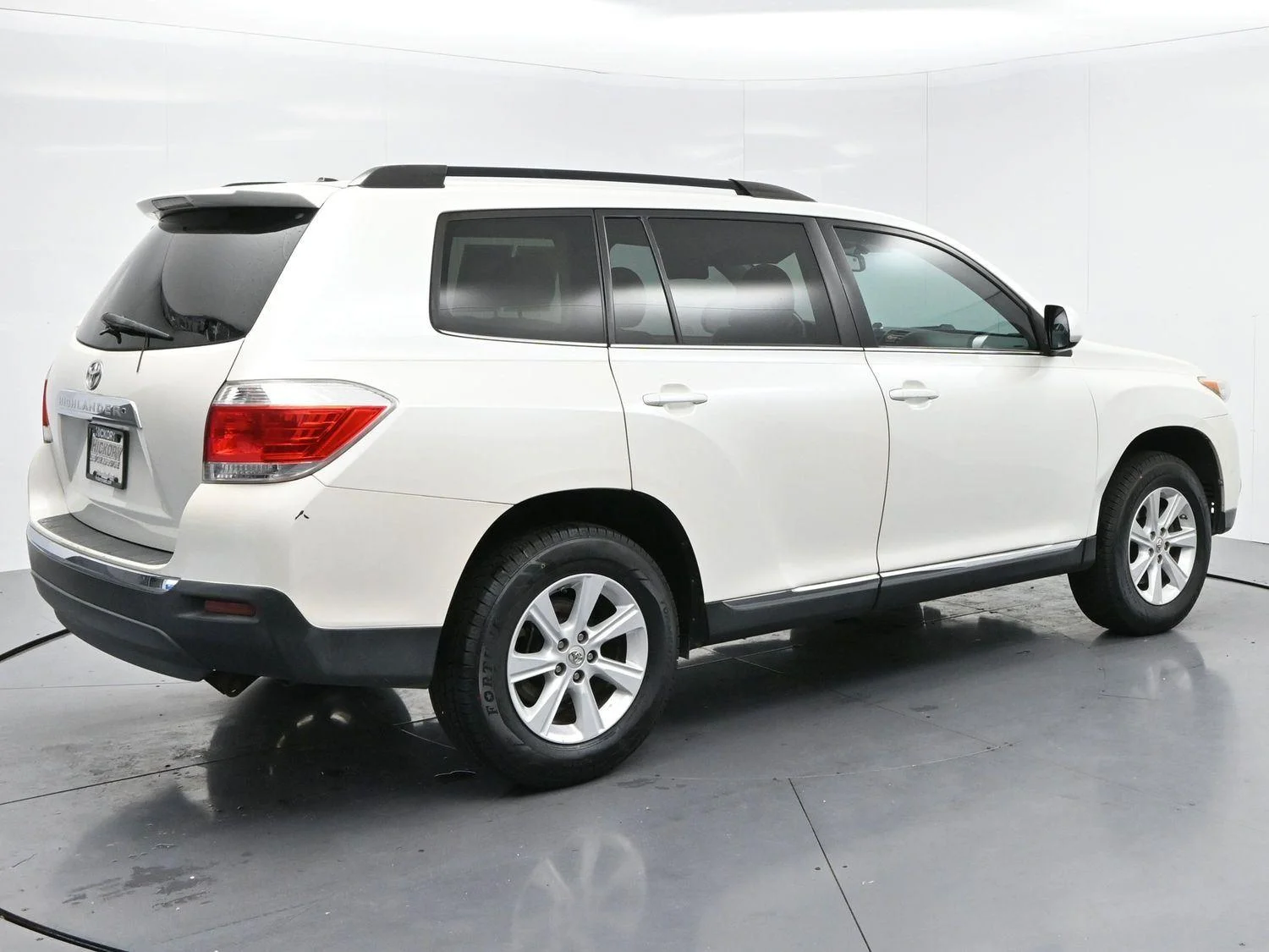 Used 2012 Blizzard Pearl Toyota SE image 7
