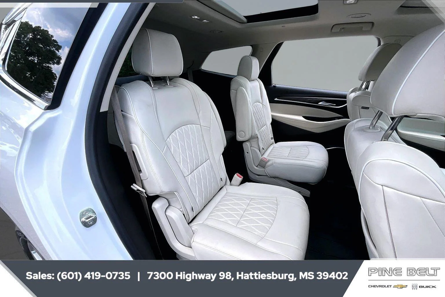 Used 2023 White Frost Tricoat Buick Avenir image 20