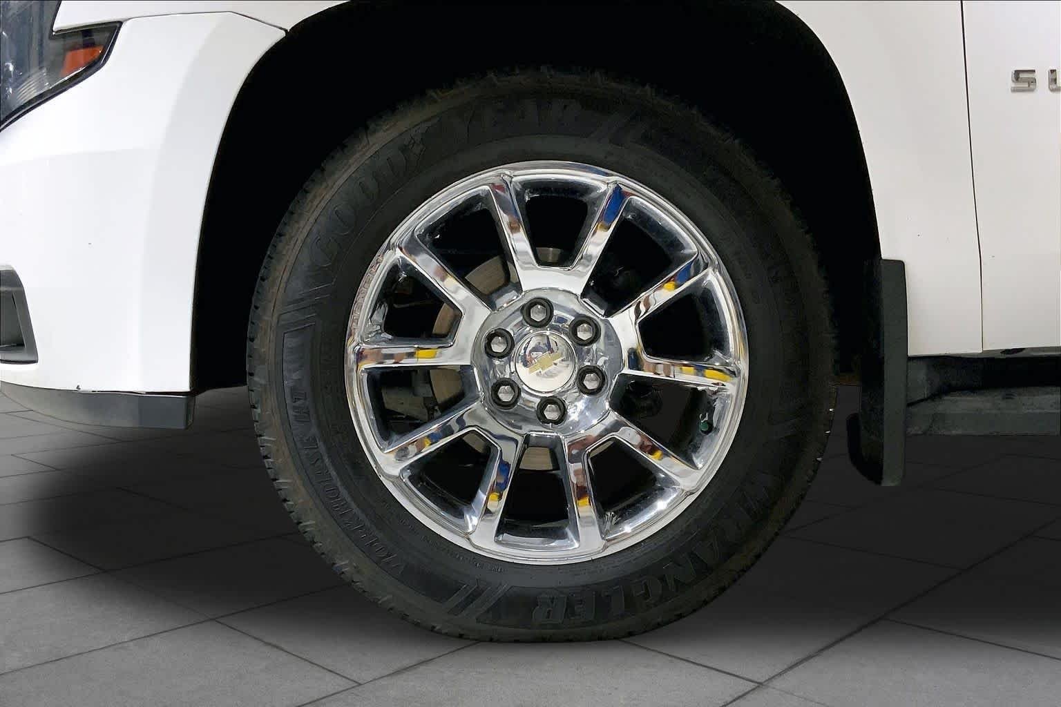 Used 2019 Summit White Chevrolet LT image 10