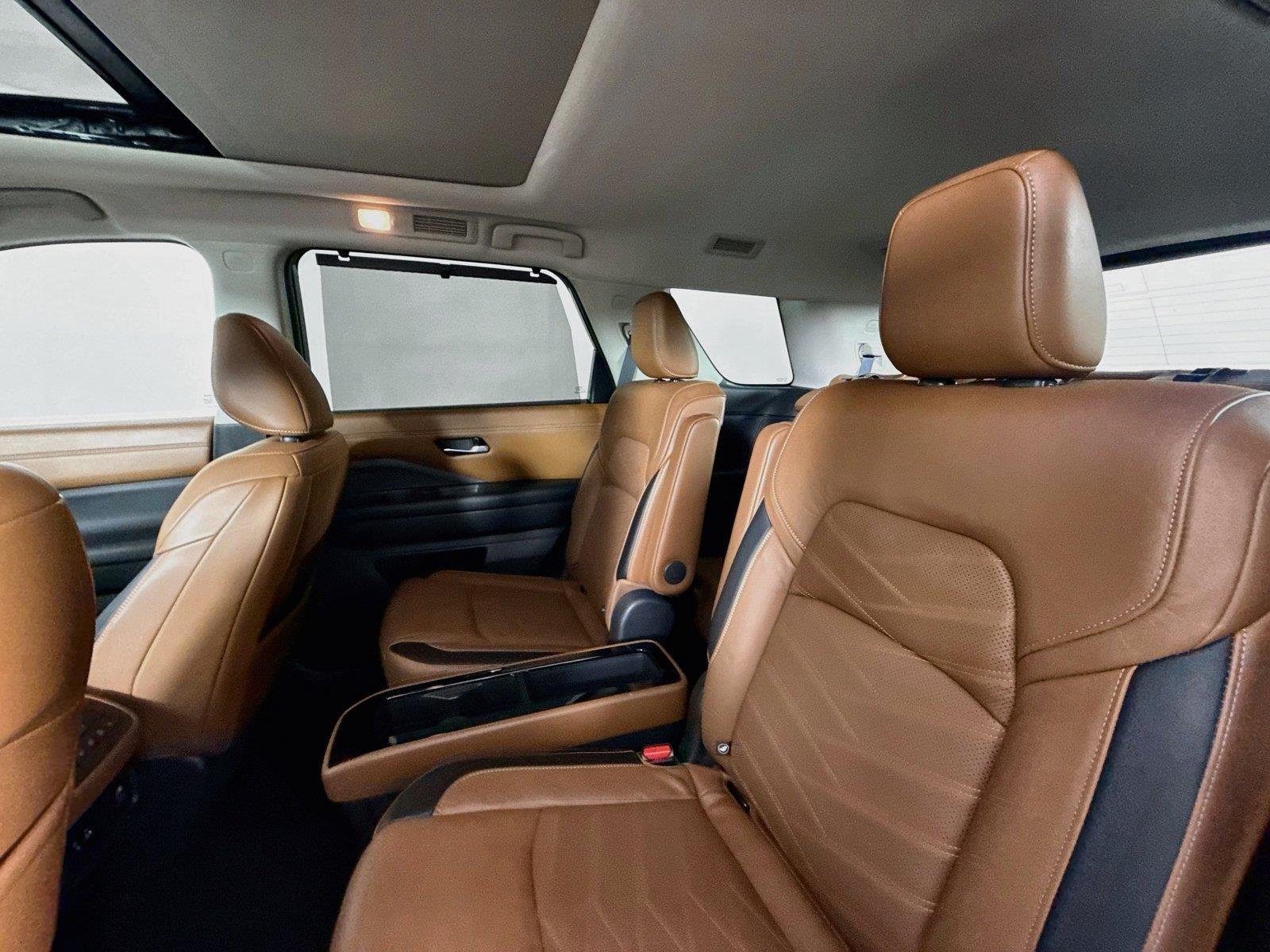 Used 2022 Gun Metallic Nissan Platinum image 32