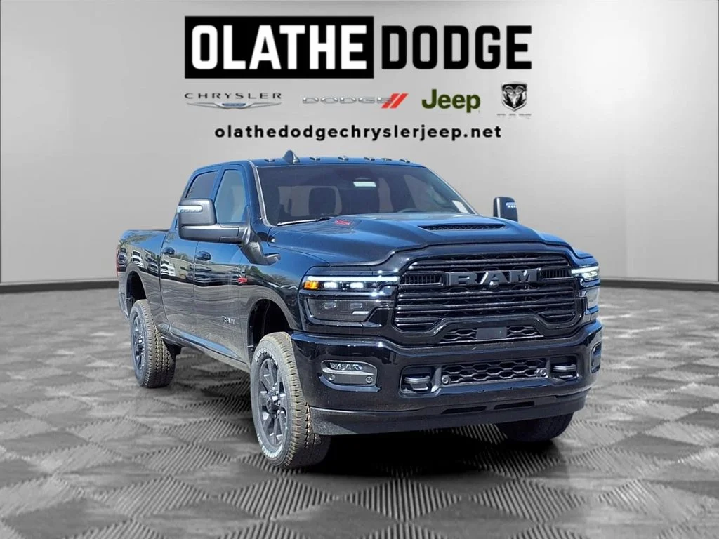 New 2026 Diamond Black Crystal Pearl-Coat Exterior Paint RAM Laramie image 28
