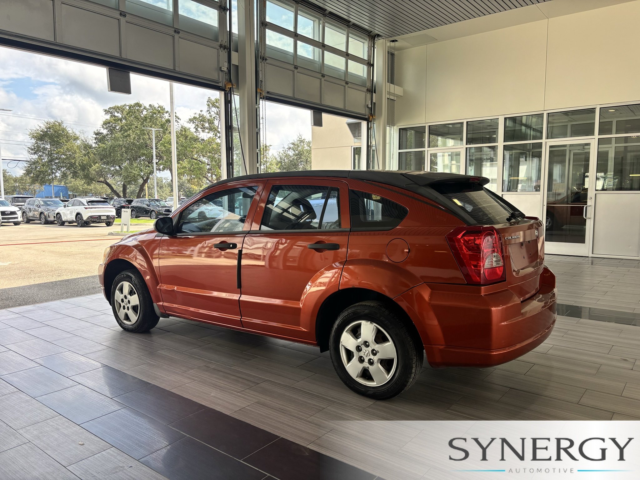 Used 2008 Sunburst Orange Pearlcoat Dodge SE image 7