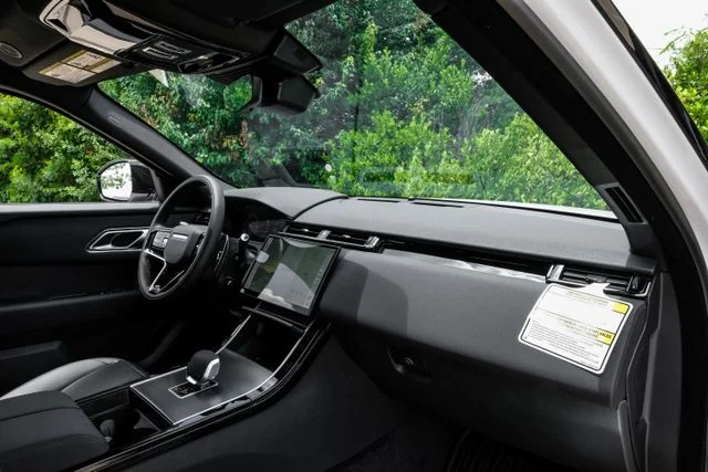 New 2026  Land Rover S image 19