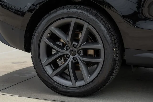 New 2026 Black Land Rover SE image 72