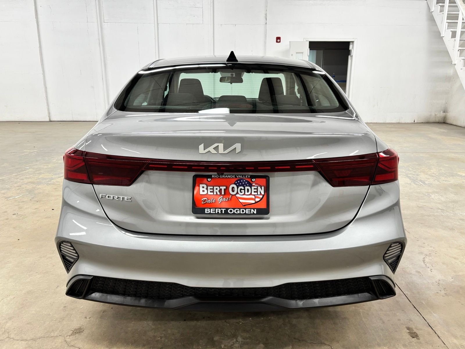Used 2023 Gray Kia LXS image 6