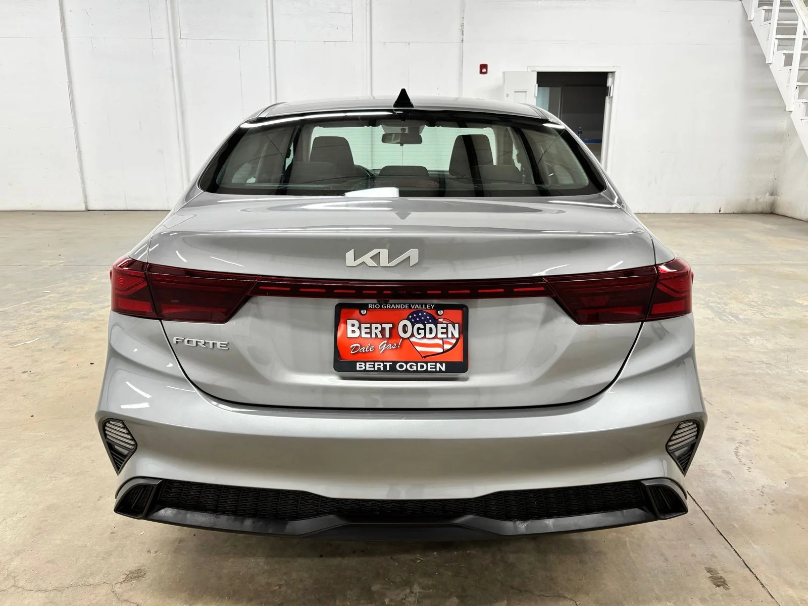Used 2023 Gray Kia LXS image 6