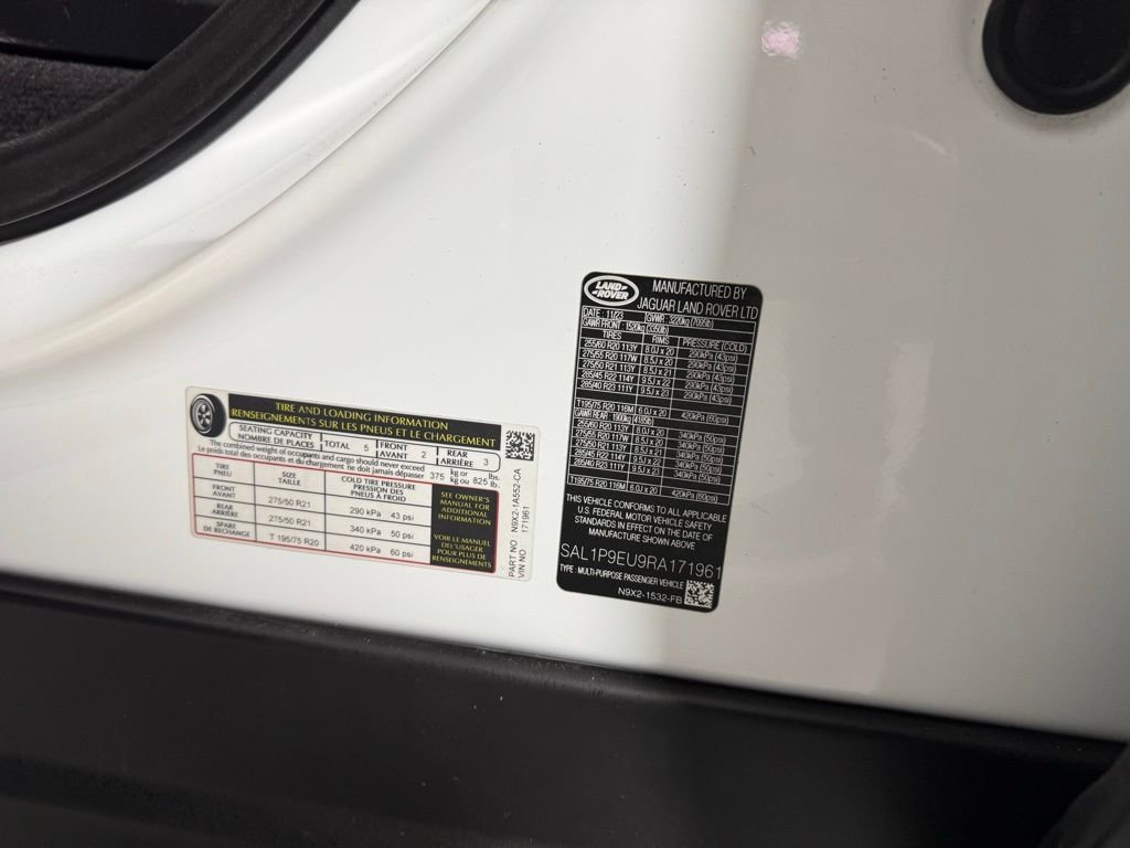 Used 2024 Fuji White Land Rover SE image 35