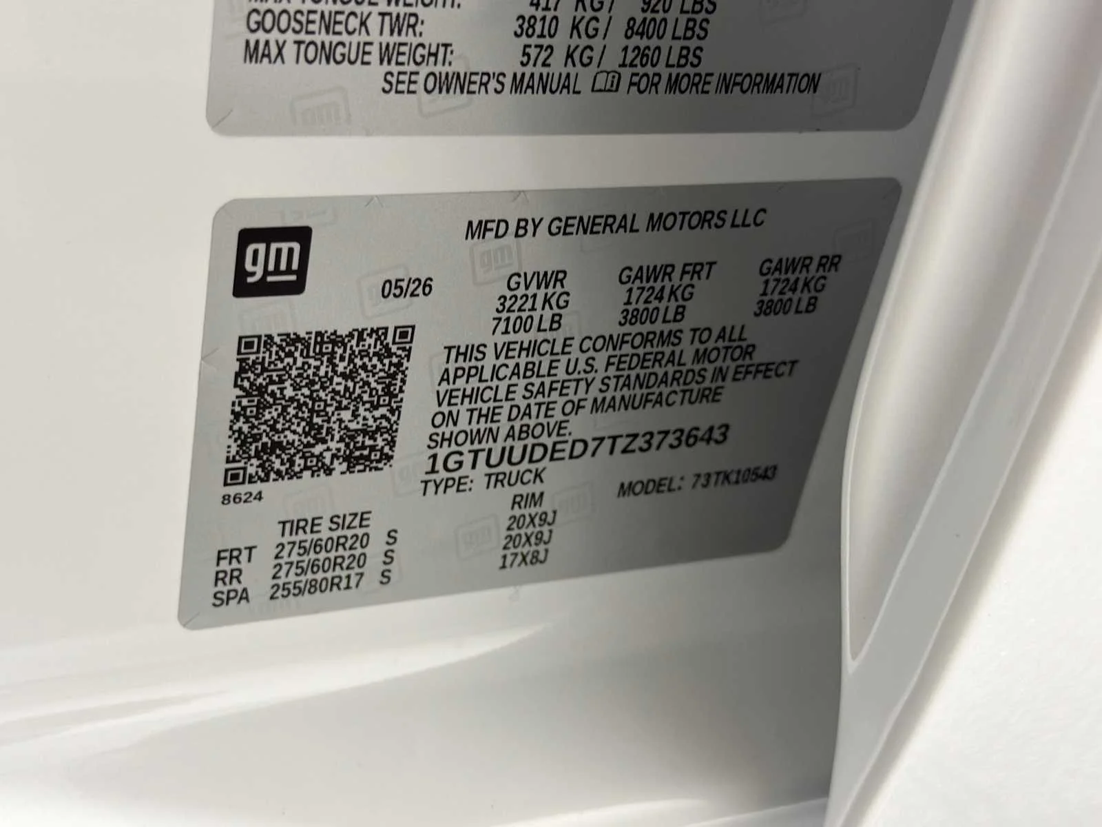 New 2026 Summit White GMC SLT image 31