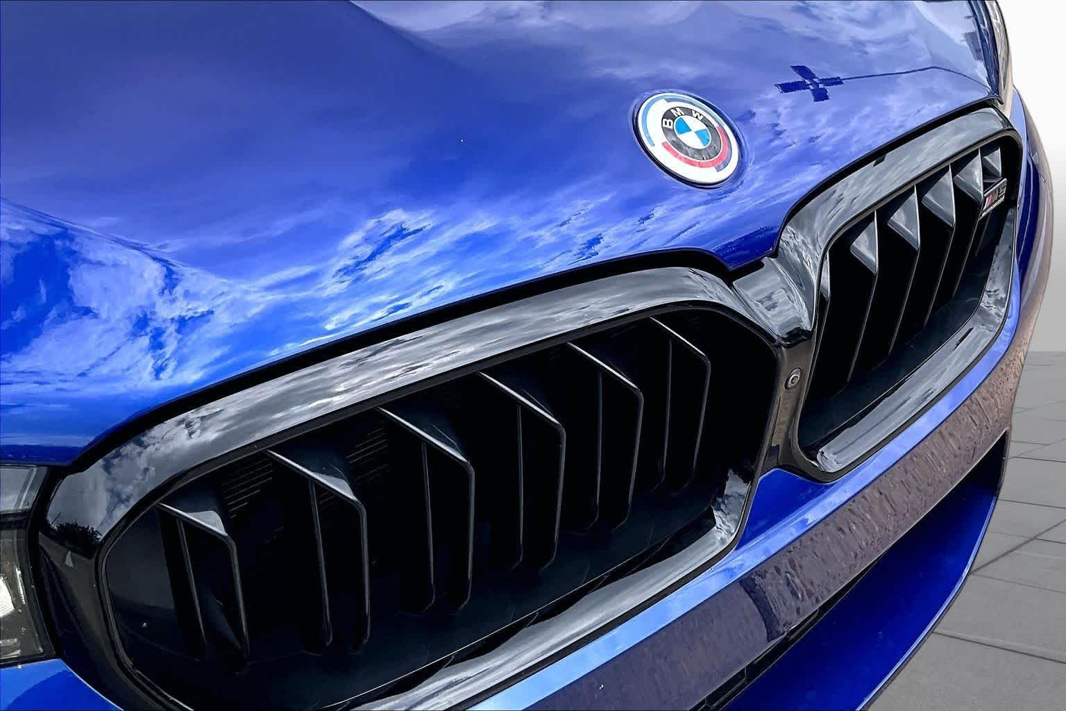 Used 2022 Marina Bay Blue Metallic BMW  image 29