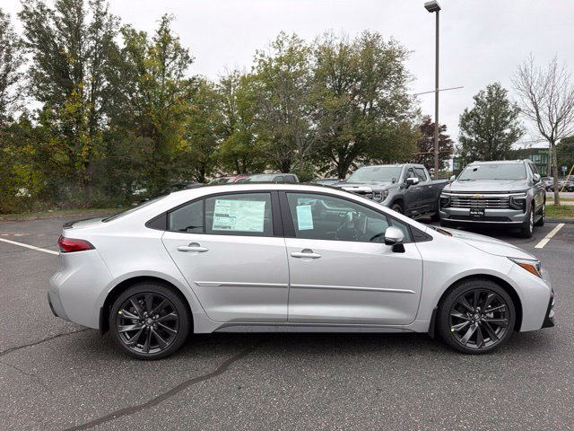 New 2026 Classic Silver Metallic with Midnight Black Metallic roof <sup>1</sup> Toyota  XSE image 5