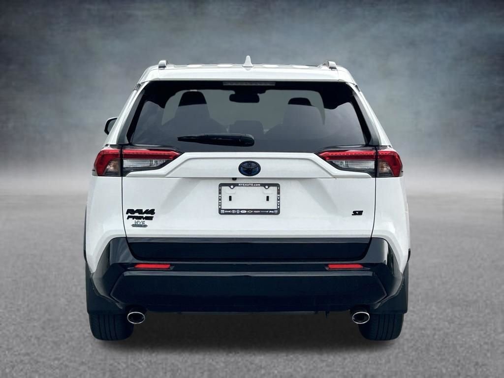 Used 2023 Ice Toyota SE image 4
