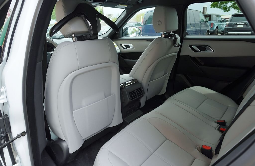 New 2026 Fuji White Land Rover Dynamic SE image 28
