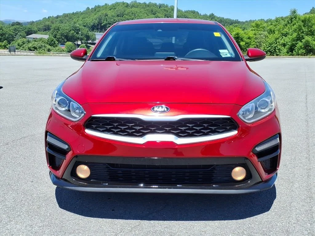 Used 2020 Currant Red Kia LXS image 8