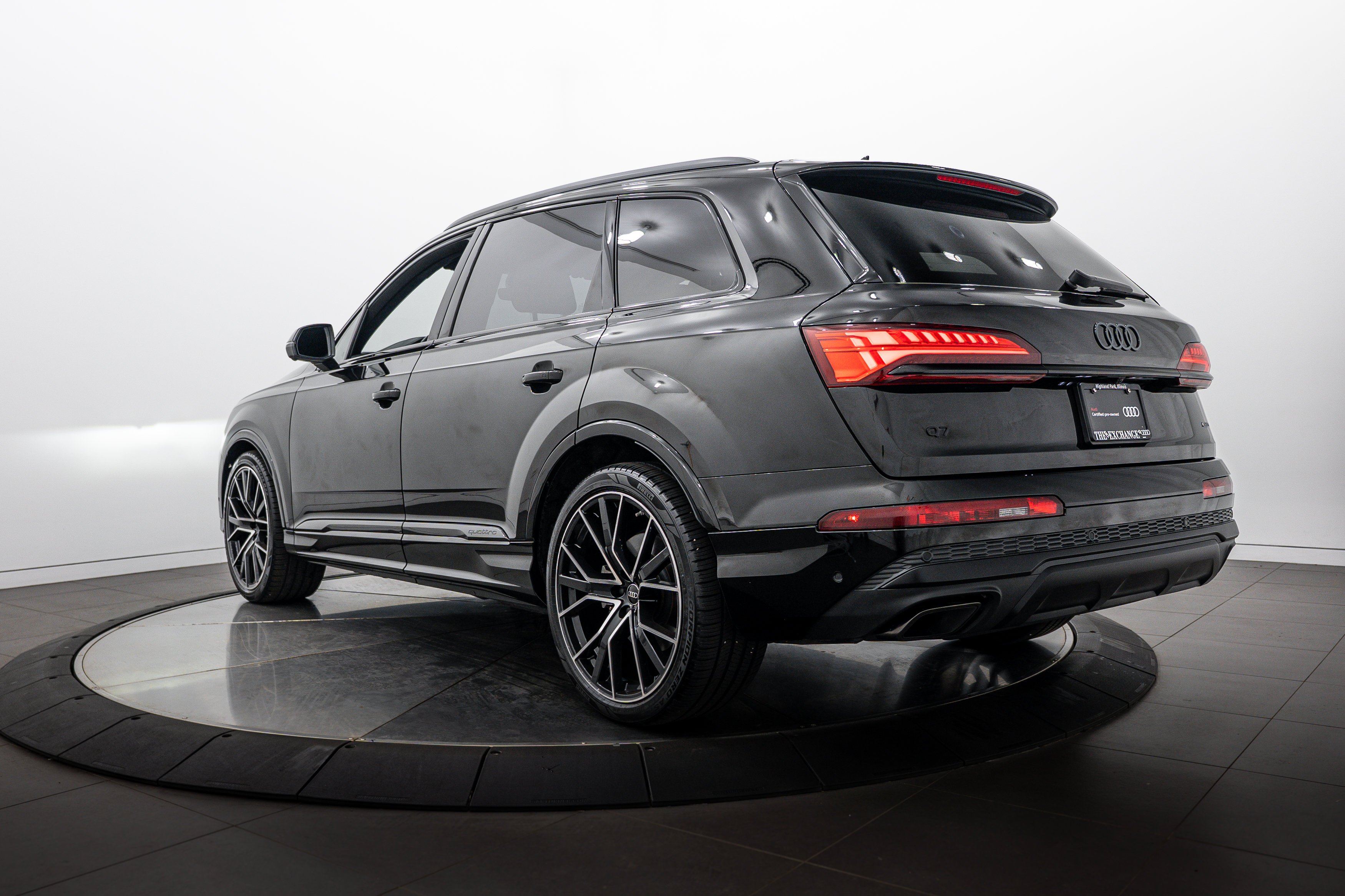 Certified Used 2025 Mythos Black Metallic Audi Prestige image 5