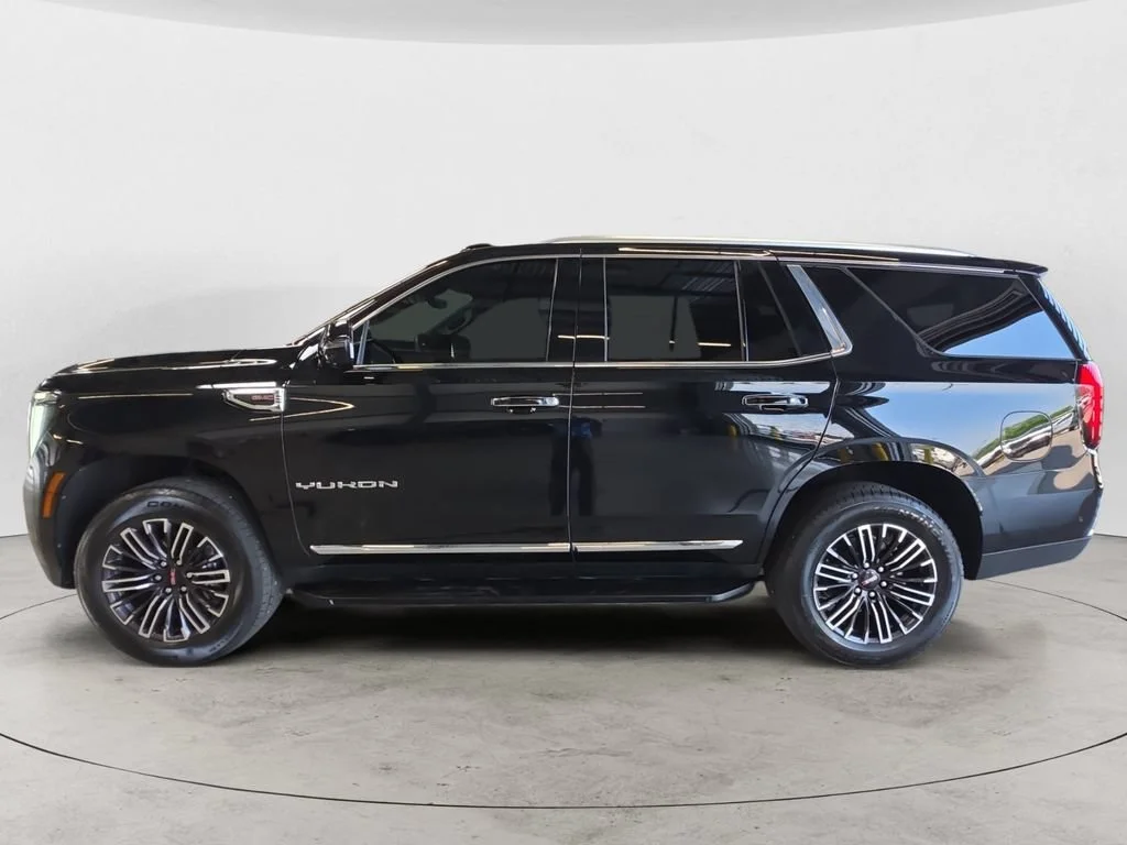Certified Used 2025 Onyx Black GMC Elevation image 8