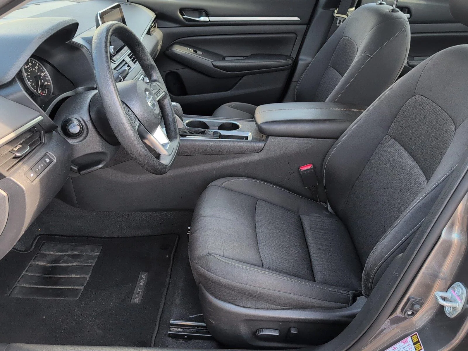 Used 2022 Gun Metallic Nissan 2.5 SV image 13