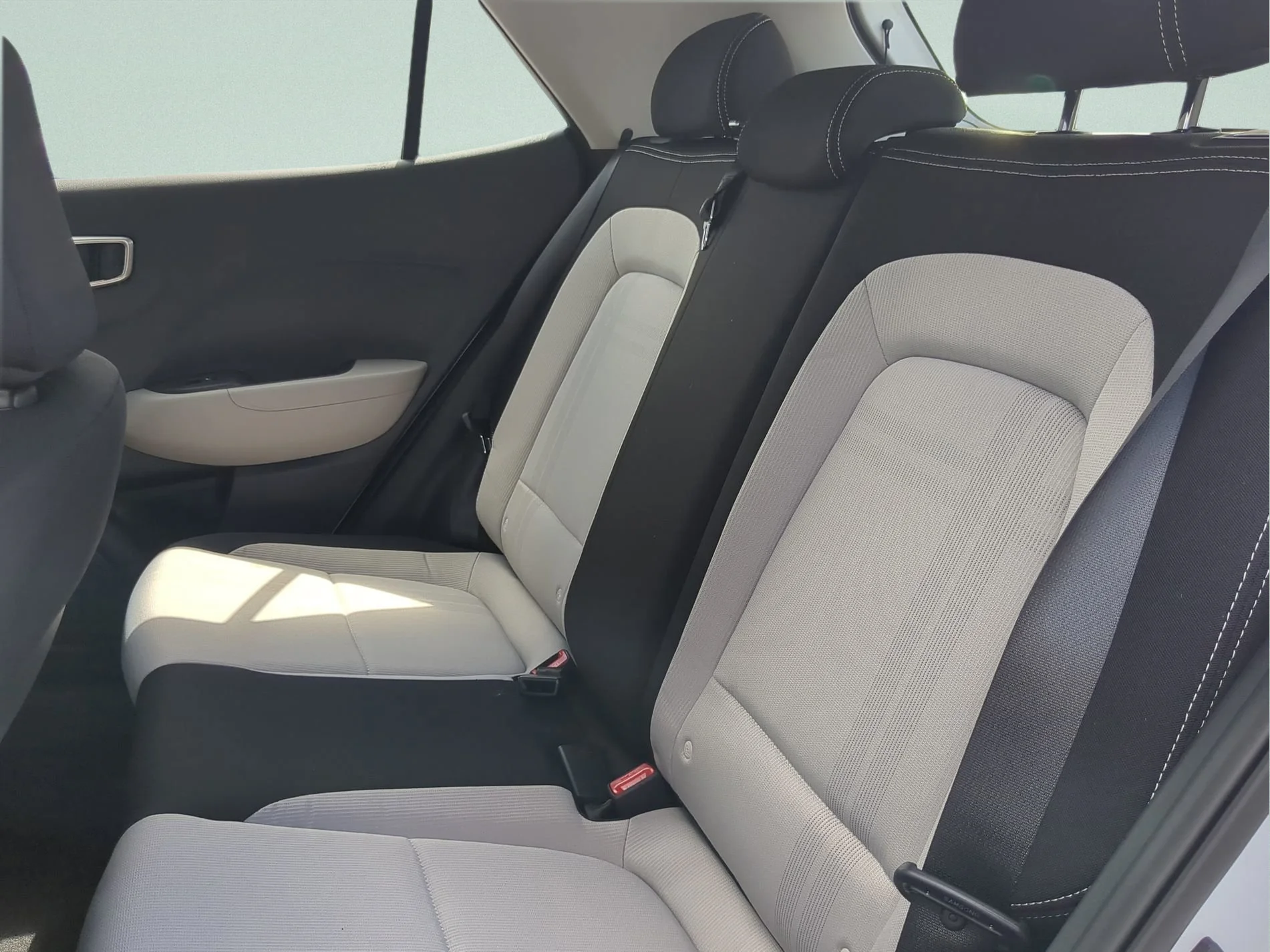 Used 2026 Lunar White Hyundai SEL image 10
