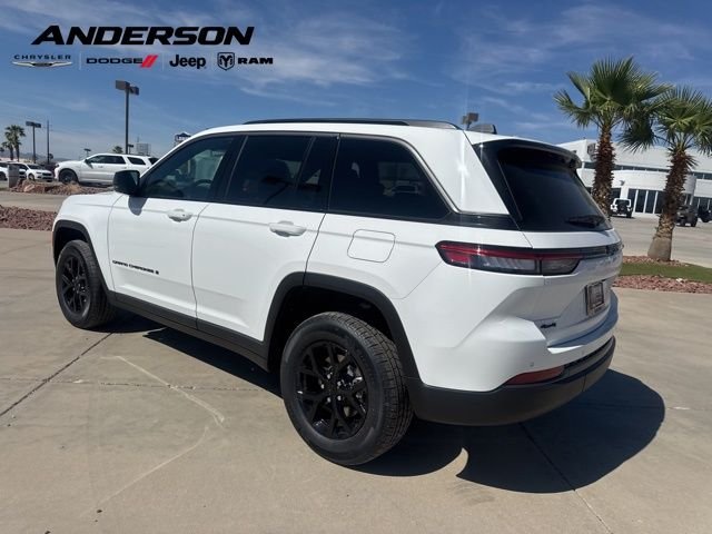 New 2026 Bright White Clear-Coat Exterior Paint Jeep Altitude image 3
