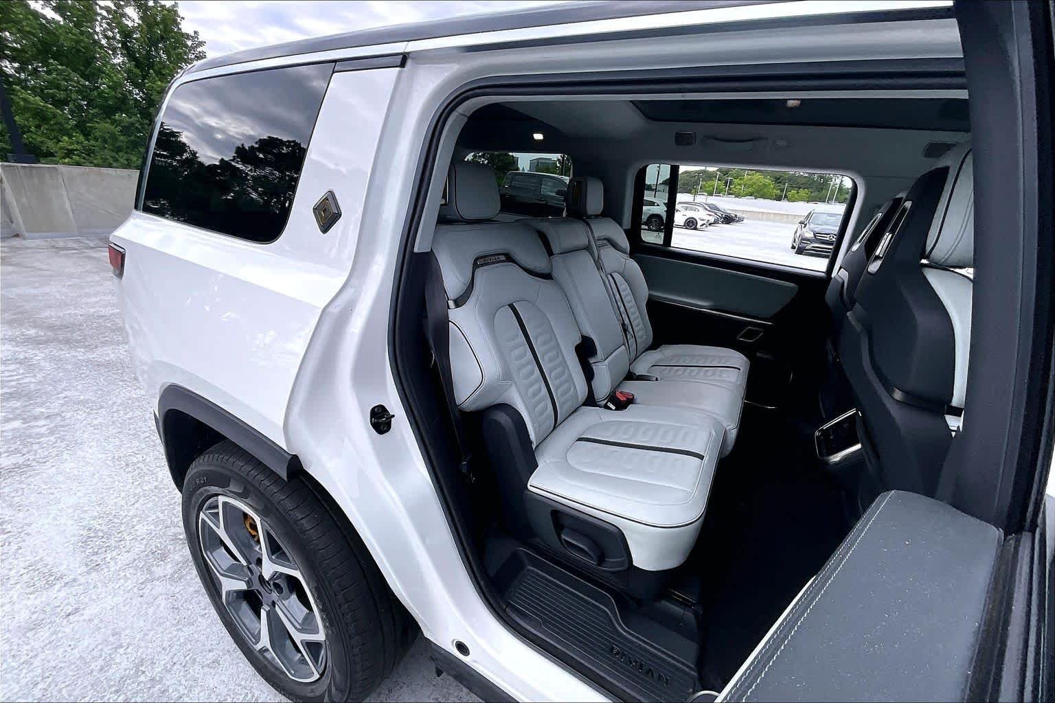 Used 2023 Glacier White Rivian Launch Edition image 18